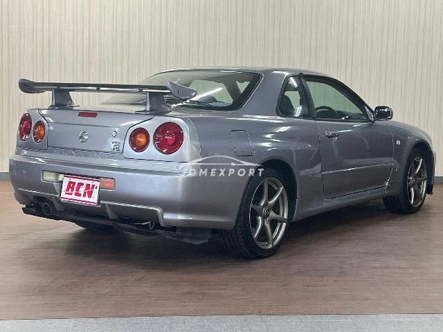 Nissan Skyline GT-R 2001 thumbnail 2