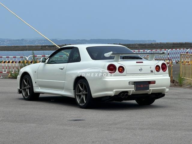 Nissan Skyline GT-R 2001 thumbnail 12