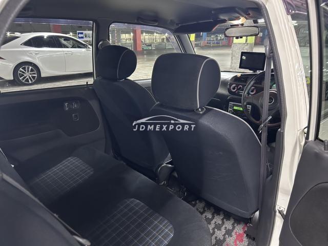 Daihatsu Mira Gino 2001 thumbnail 12
