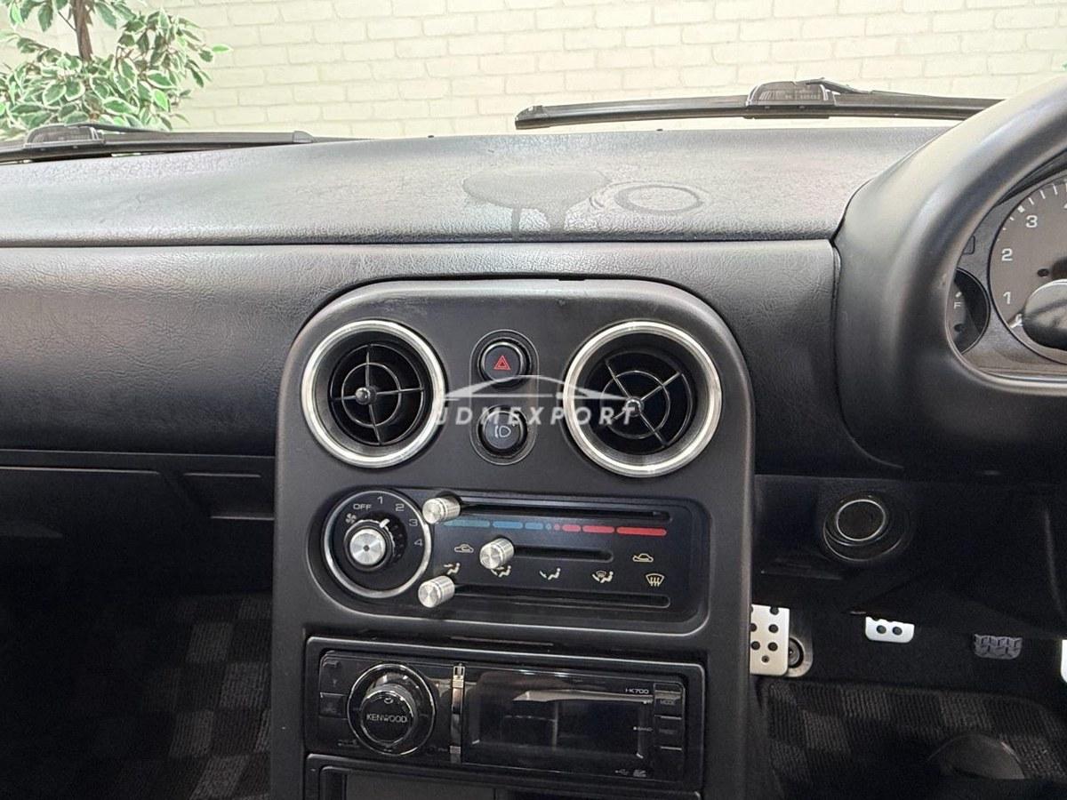 Mazda Eunos Roadster 1996 thumbnail 43