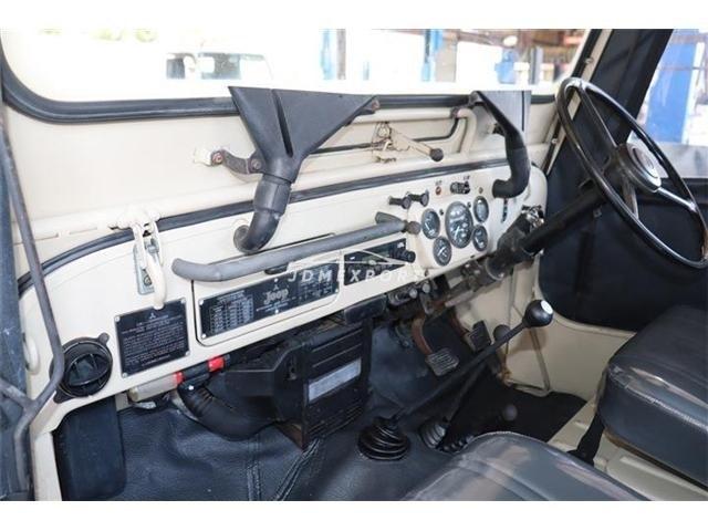 Mitsubishi Jeep 1998 thumbnail 8