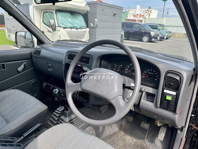 Nissan Datsun Pickup 1994 thumbnail 21
