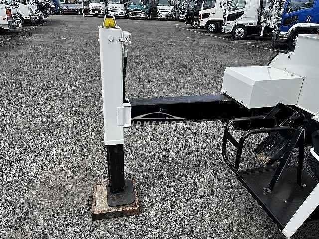 Isuzu Elf Truck 2000 thumbnail 8
