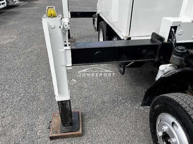Isuzu Elf Truck 2000 thumbnail 7
