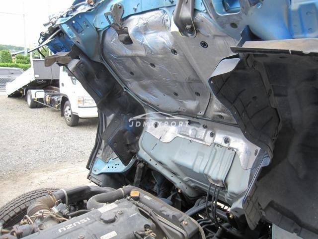 Isuzu Elf Truck 2000 thumbnail 26