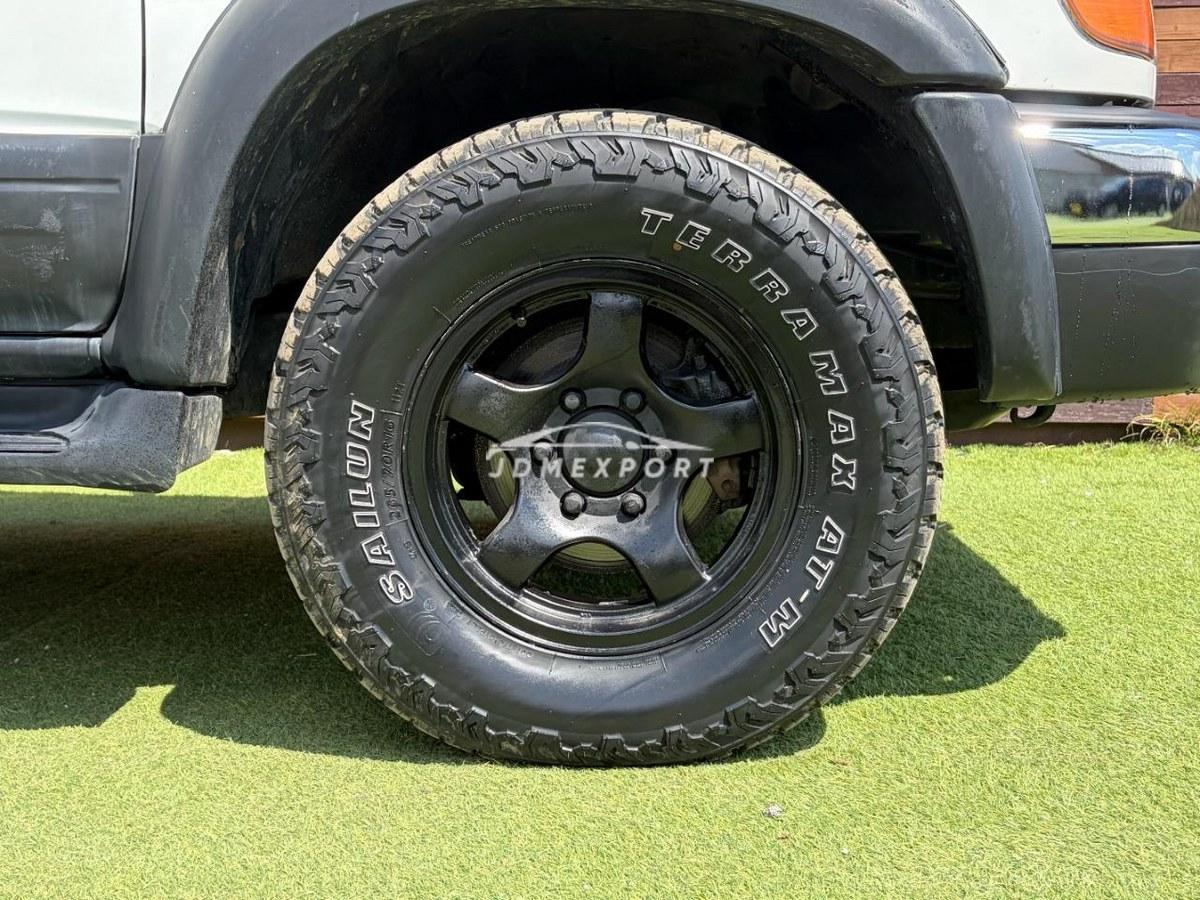 Toyota Hilux Surf 2002 thumbnail 11