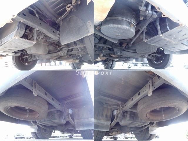 Toyota Coaster 1996 thumbnail 22