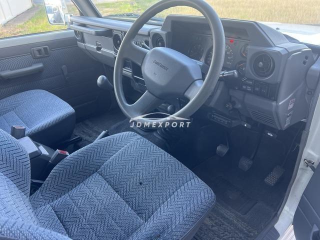 Toyota Land Cruiser 70 1997 thumbnail 3