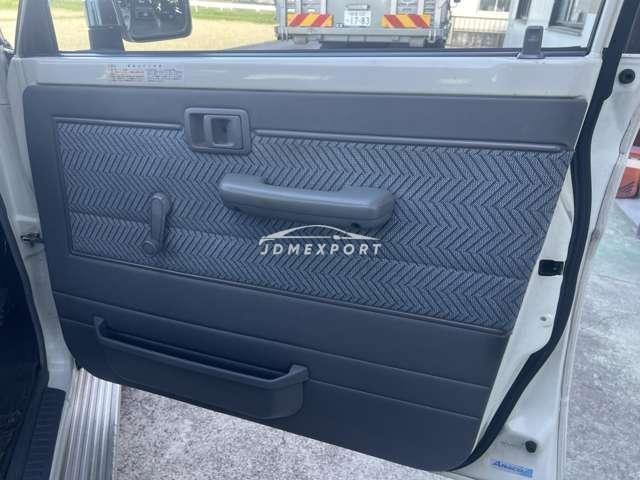 Toyota Land Cruiser 70 1997 thumbnail 5
