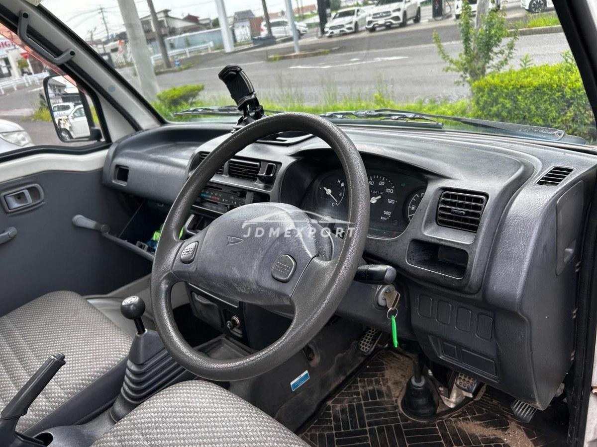 Daihatsu Hijet Truck 2000 thumbnail 10