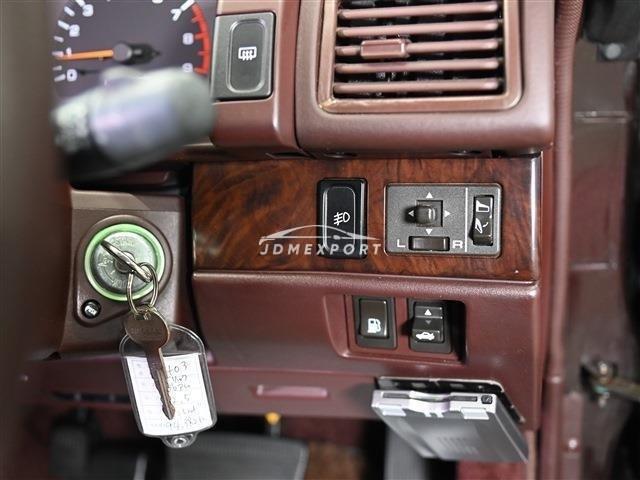 Nissan Cedric 1990 thumbnail 4