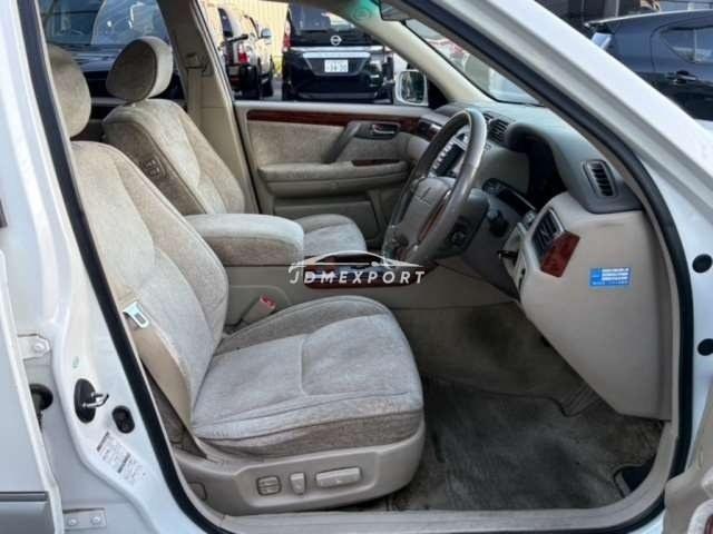 Toyota Crown Majesta 2001 thumbnail 4