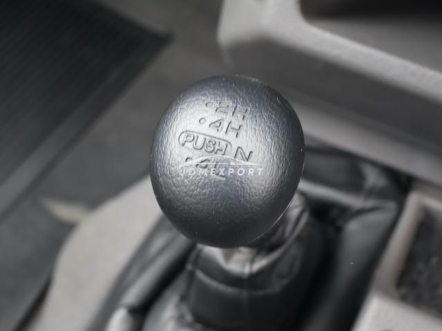 Nissan Mistral 1996 thumbnail 13