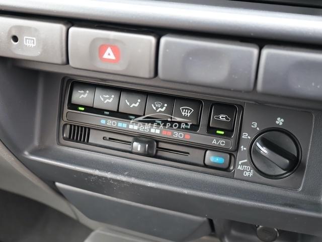 Nissan Mistral 1996 thumbnail 11