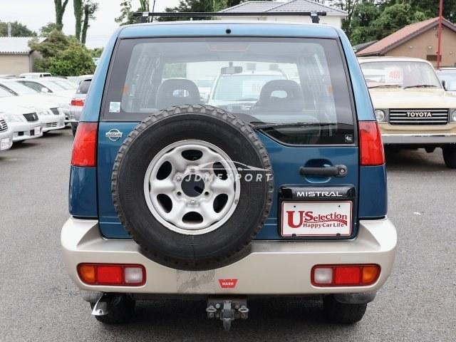 Nissan Mistral 1996 thumbnail 2
