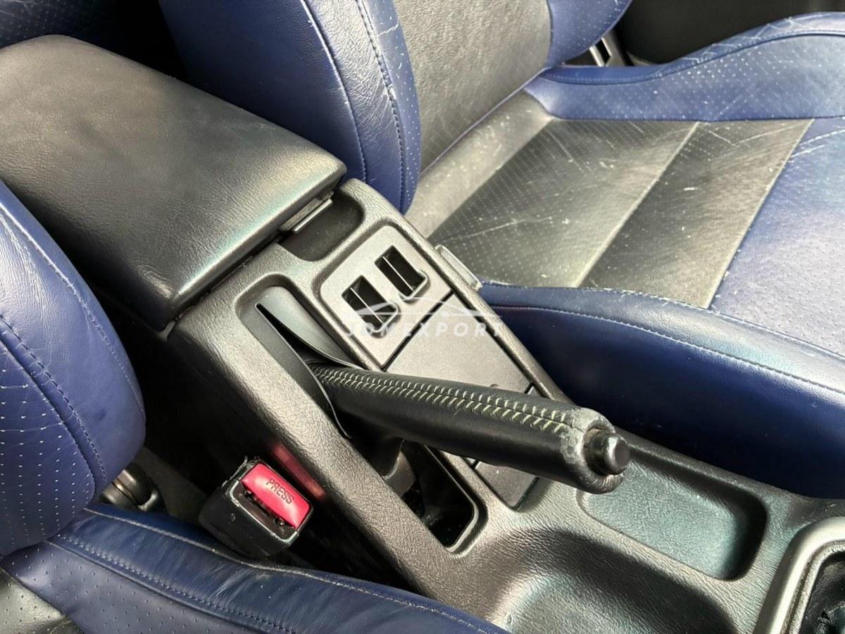 Subaru Legacy B4 2000 thumbnail 38