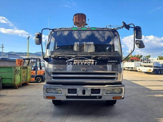 Isuzu Giga 1995 thumbnail 3