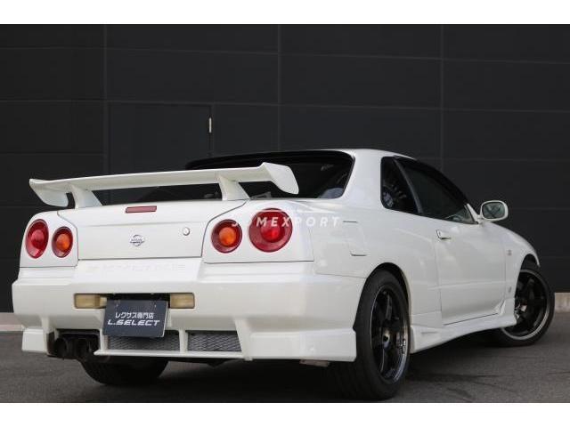 Nissan Skyline 2000 thumbnail 2