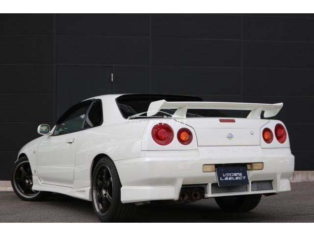 Nissan Skyline 2000 thumbnail 5