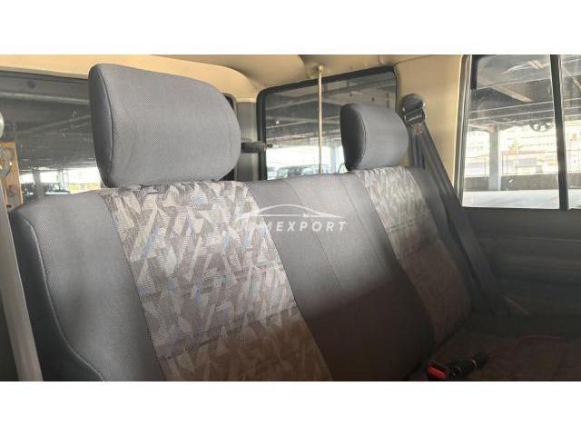 Toyota Land Cruiser 70 1995 thumbnail 7
