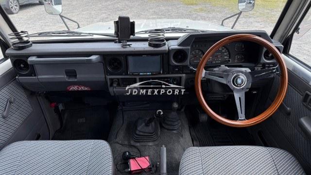 Toyota Land Cruiser 70 1992 thumbnail 3