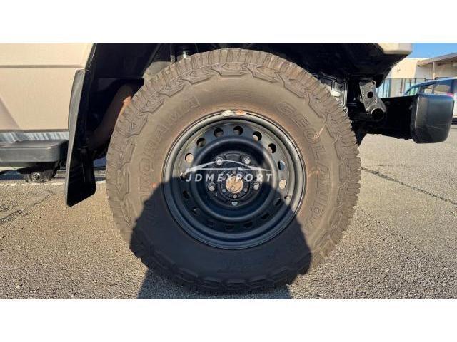 Toyota Land Cruiser 70 2002 thumbnail 8