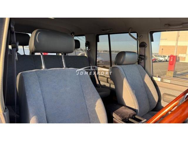 Toyota Land Cruiser 70 2002 thumbnail 6