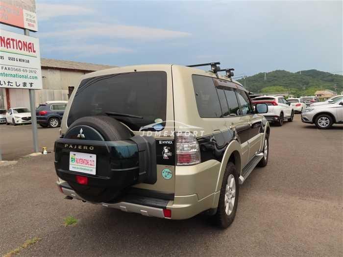 Mitsubishi Pajero thumbnail 3