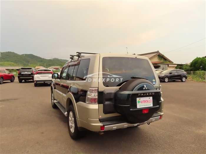 Mitsubishi Pajero thumbnail 4