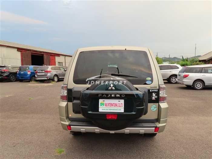 Mitsubishi Pajero thumbnail 5