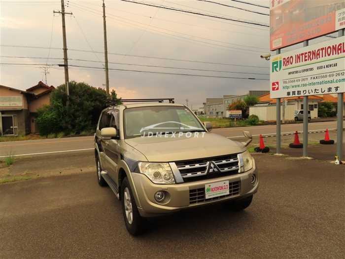 Mitsubishi Pajero thumbnail 2