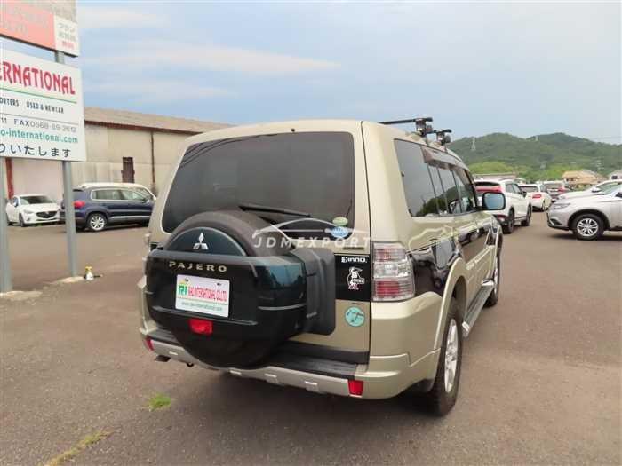 Mitsubishi Pajero thumbnail 9