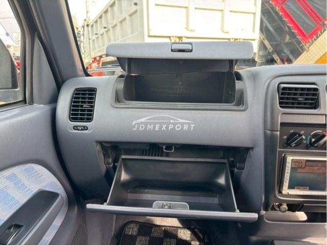 Toyota Hilux 2000 thumbnail 8