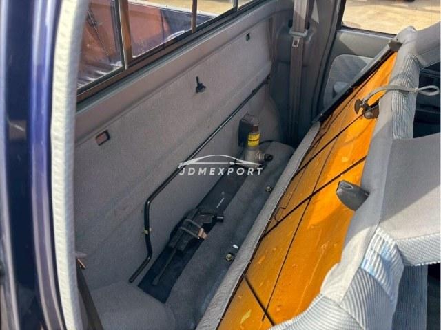Toyota Hilux 2000 thumbnail 4