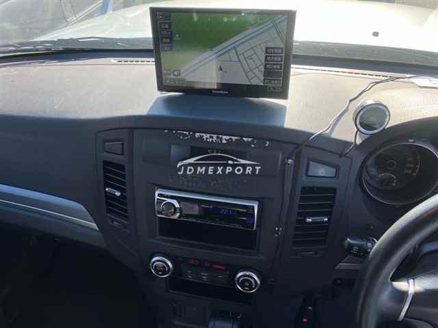 Mitsubishi Pajero thumbnail 7