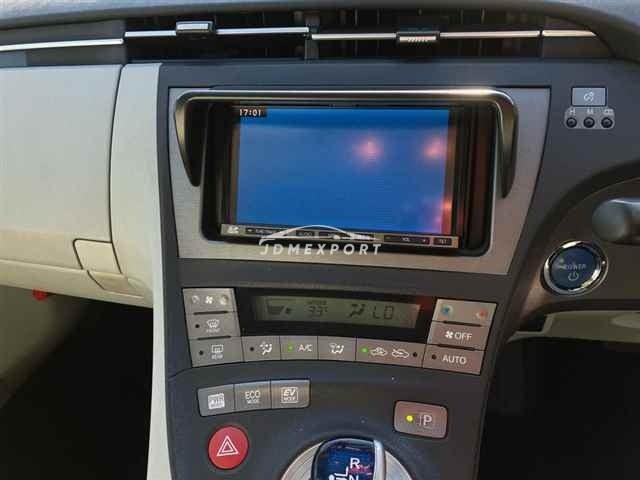 Toyota Prius thumbnail 7