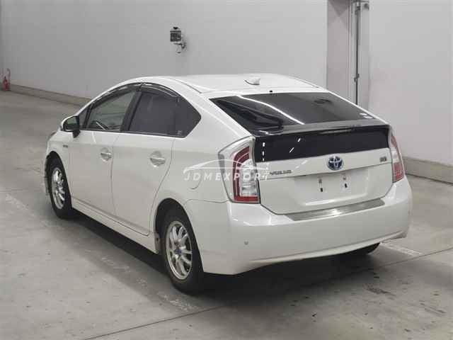 Toyota Prius thumbnail 2