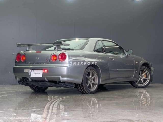 Nissan Skyline GT-R 2001 thumbnail 2