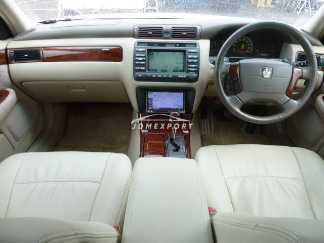 Toyota Crown Majesta 2001 thumbnail 3