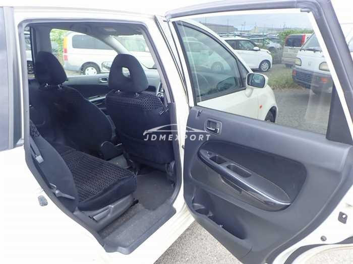 Honda Stream 2001 thumbnail 16