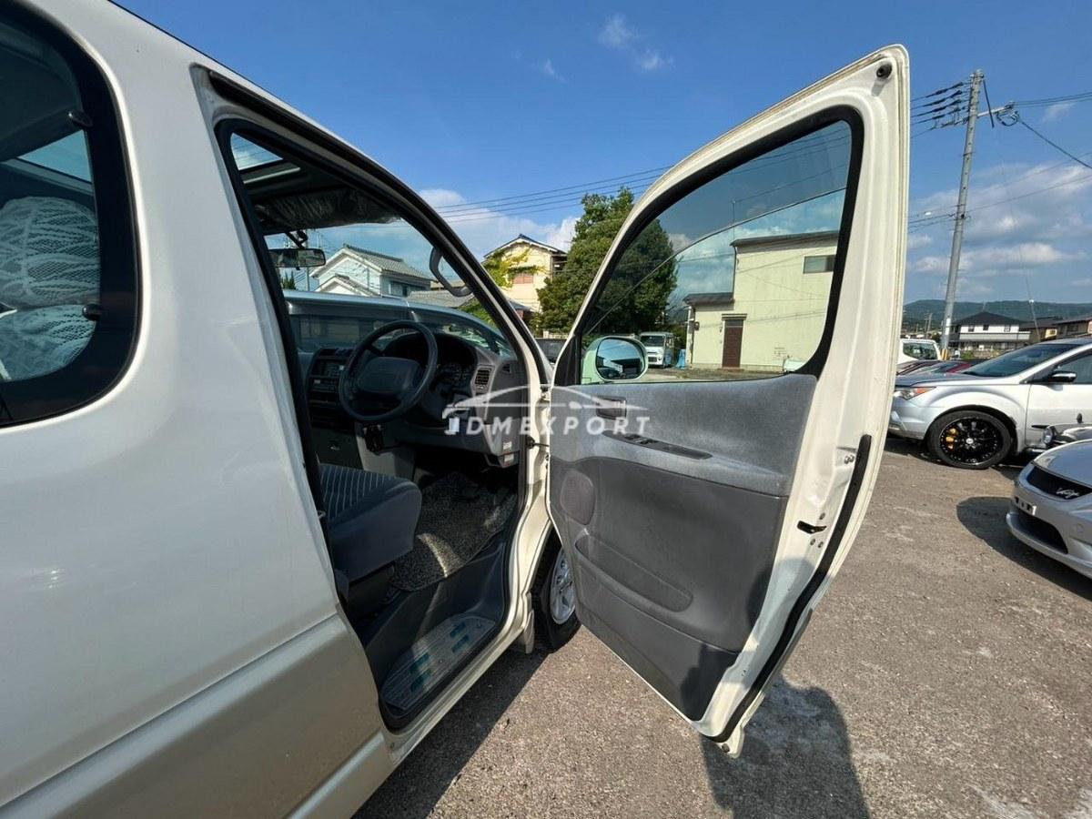 Toyota Granvia 1996 thumbnail 13