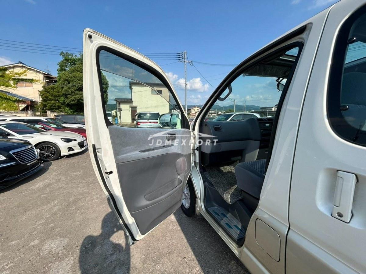 Toyota Granvia 1996 thumbnail 23