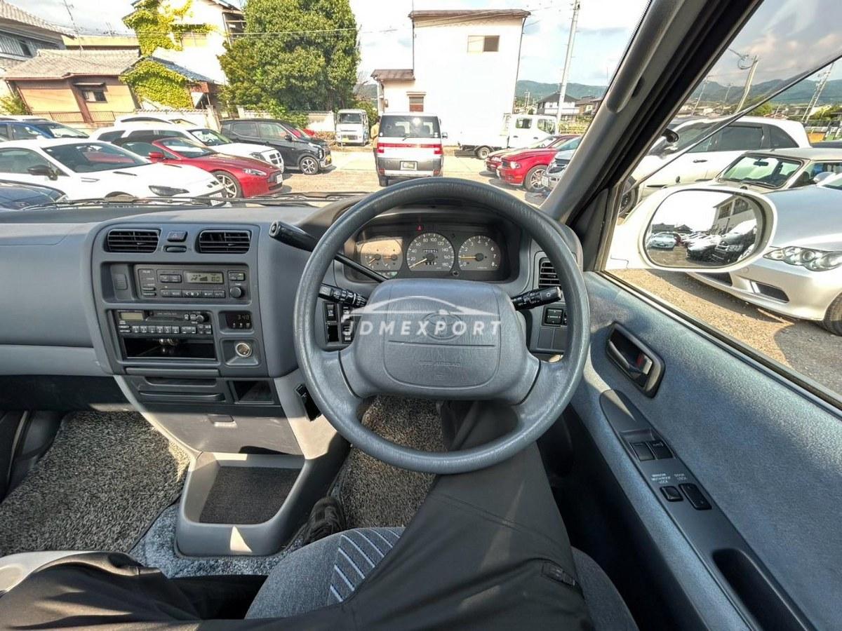 Toyota Granvia 1996 thumbnail 32