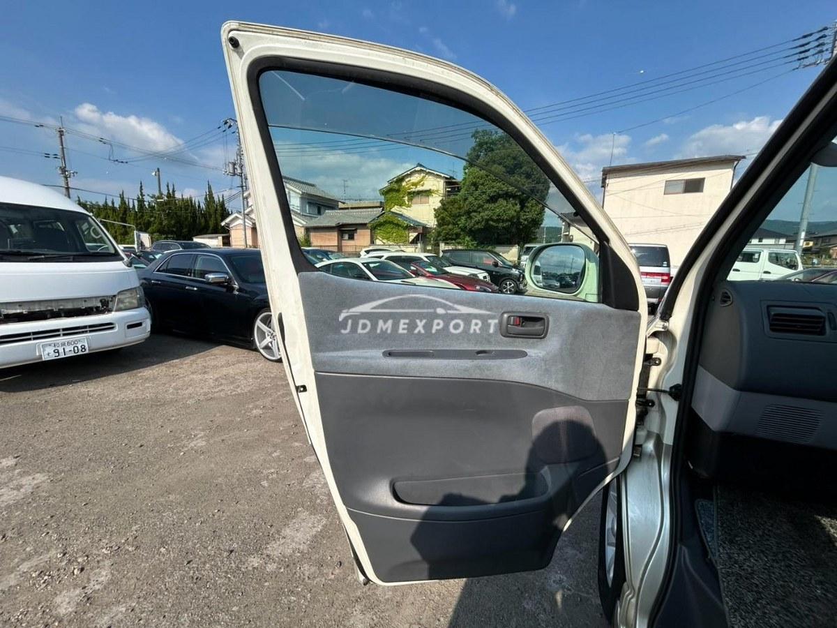 Toyota Granvia 1996 thumbnail 25