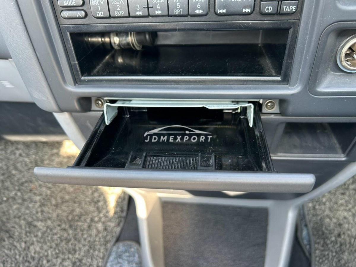 Toyota Granvia 1996 thumbnail 38
