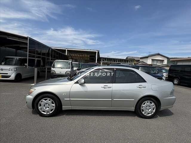 Toyota Altezza 2001 thumbnail 12