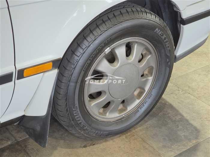 Nissan Bluebird 1988 thumbnail 6
