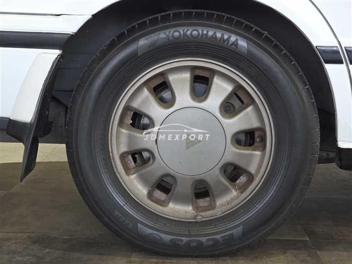 Nissan Bluebird 1988 thumbnail 5