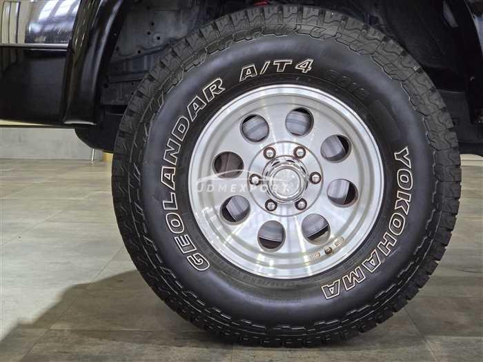 Toyota Hilux Surf 2001 thumbnail 5