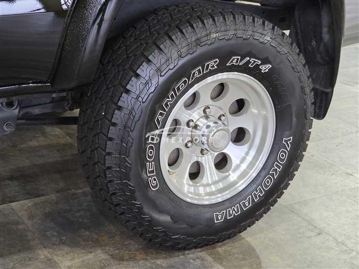 Toyota Hilux Surf 2001 thumbnail 6
